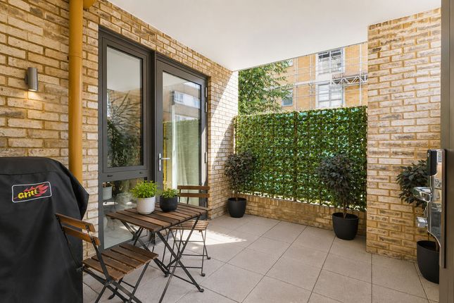 95 Corio House,, 12 The Grange,, London, photo 4
