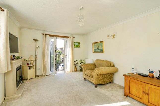 Flat 18, Arran Gate,, Marian Way, West Sussex photo 2