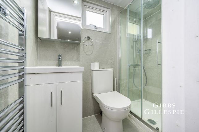 Annexe, 16, Wimborne Drive, Pinner photo 4