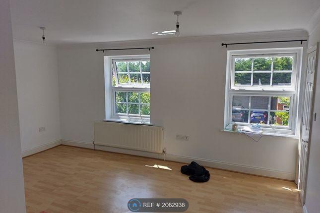 Thumbnail Flat to rent in Kings Road, Hitchin