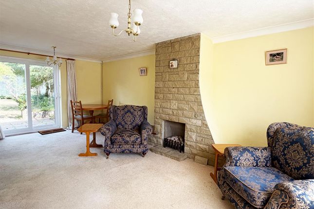 26, Oakdene, Chobham photo 2