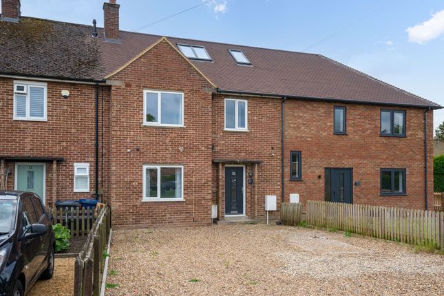 Thumbnail Terraced house for sale in Queens Close, Harston