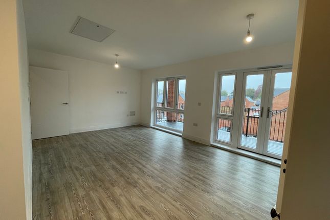 8 Ross House, Burstall Gardens, Winchester photo 3