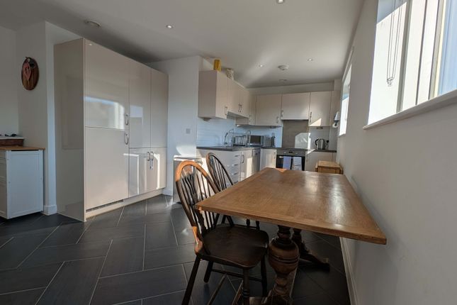 6 Newberry Mews, London photo 3