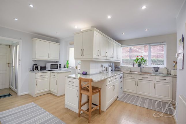 35, Clipstone Road West, Mansfield photo 4