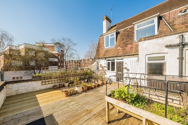 2-bed flat on 85A, Heath Road, Twickenham, £499,950