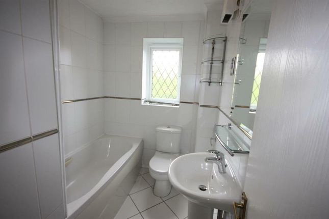 14, Churchfields, Surrey photo 2