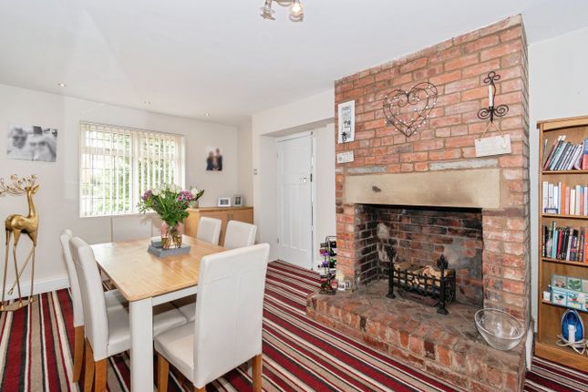 29, Alexandra Road, Pudsey photo 3