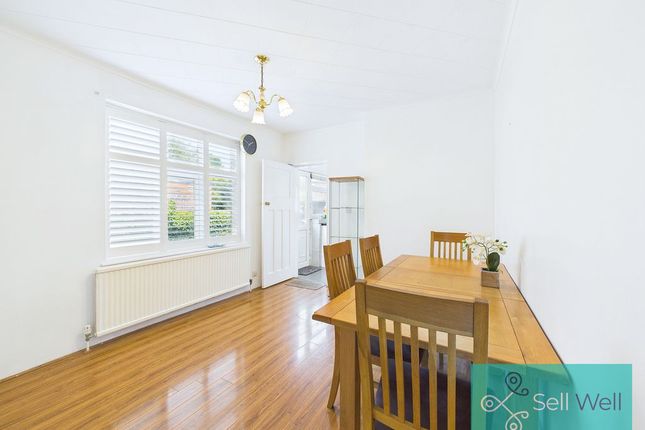 9, Hawthorn Drive, Manchester photo 4