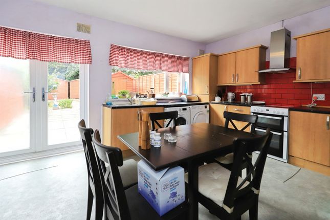 23, Cadle Road, Wolverhampton photo 3