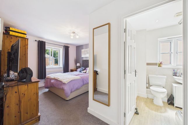 1 Stuart Drive, Thetford photo 4