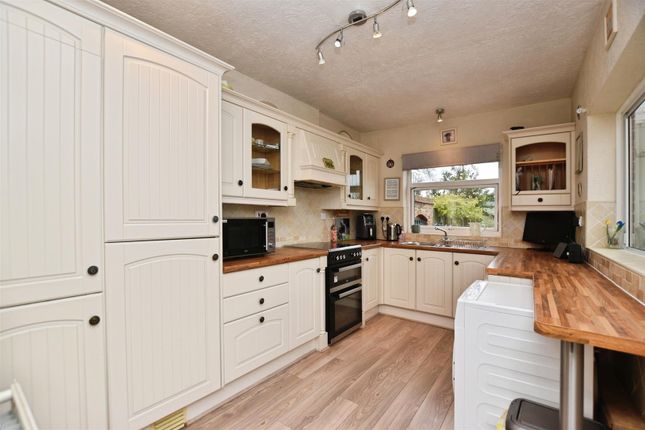 4 Bridge Bungalows, Main Road, Burstwick photo 2