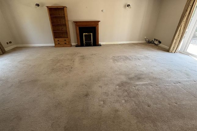 6, Chapel Lane, Barrow-On-Trent photo 4