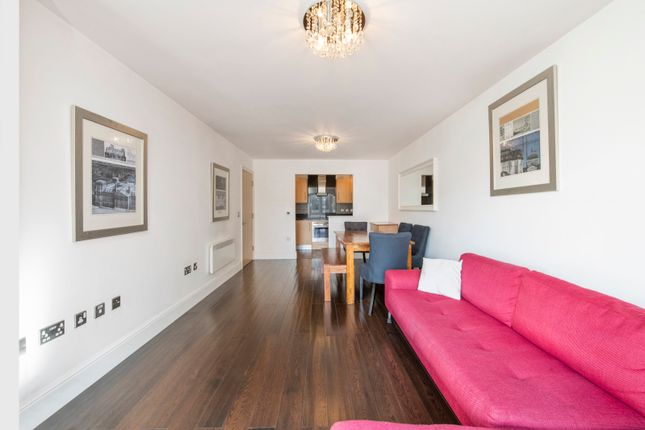 Flat for sale in St. Davids Square, Cubitt Town