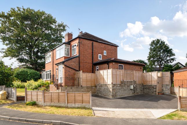 34, Carrholm Drive, Leeds photo 4