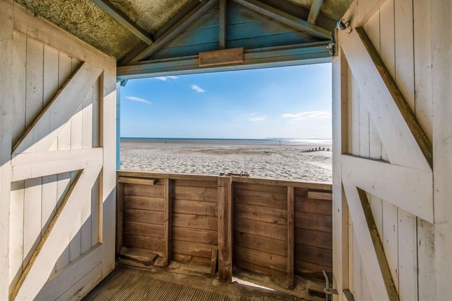 Beach Hut 28, West Wittering Beach, Nr Chichester photo 5