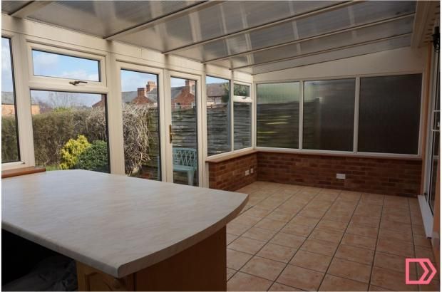 4 Thirlestane Crescent, Northampton photo 4