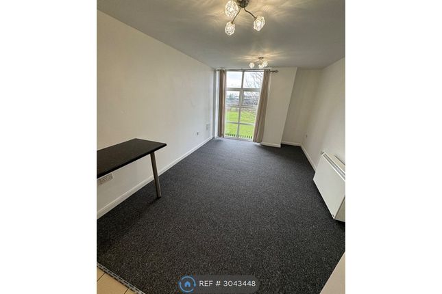 Flat, Lyme Place King St, Dukinfield photo 3