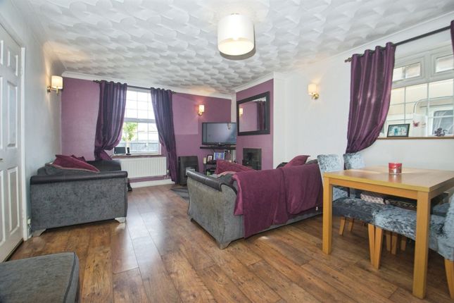 12, Bulwark Avenue, Chepstow photo 3