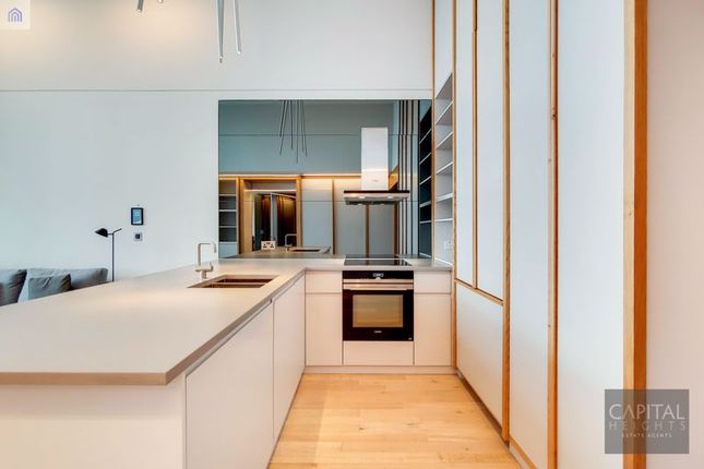 Manhattan Loft Apartments, 20 International Way, London photo 3