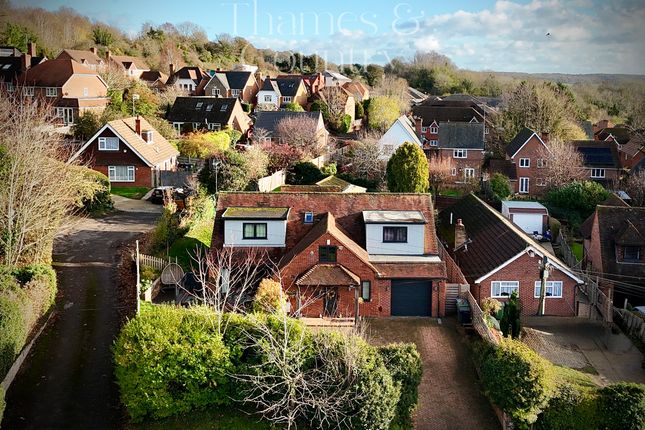 10 Derehams Lane, High Wycombe photo 2