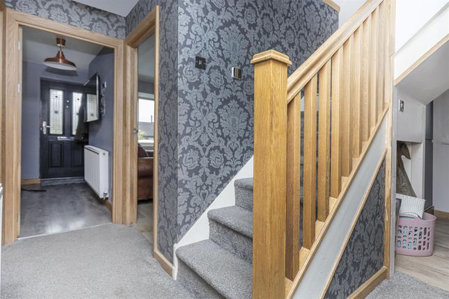 54, Moor Close Road, Bradford photo 4