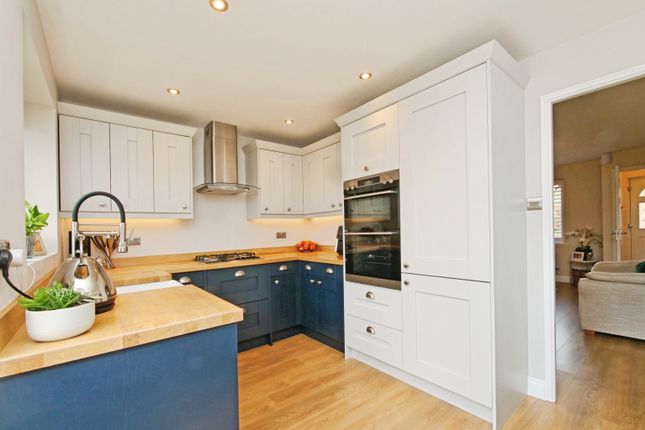 8, Hazelnut Grove, York photo 3