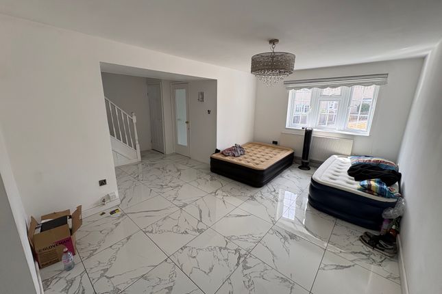 126, Church End, HARLOW photo 5