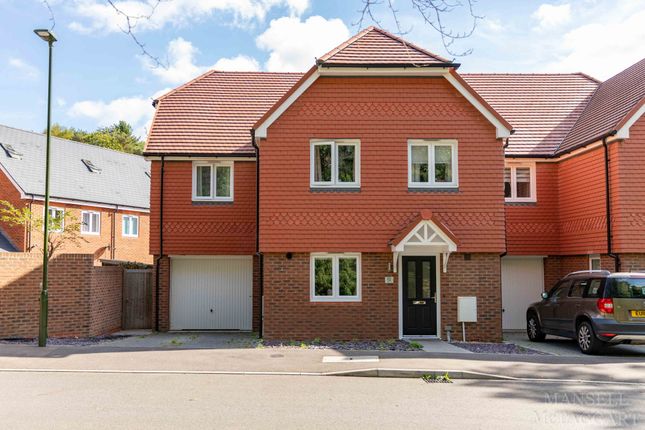 Link-detached house for sale in Holly Drive, Copthorne