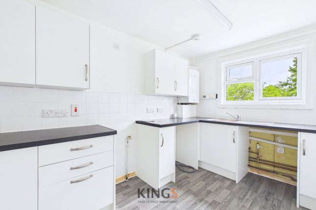 66 Shillitoe Avenue, Potters Bar photo 2