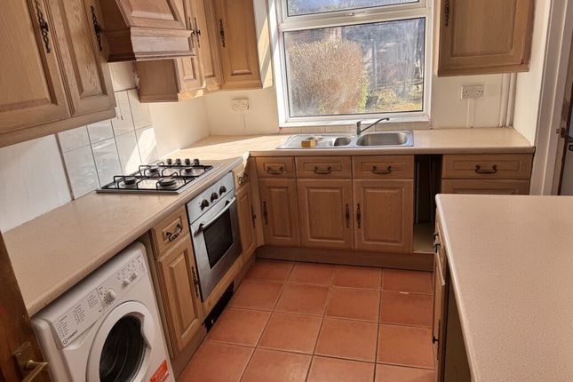 12, Barncroft Road, Leeds photo 4