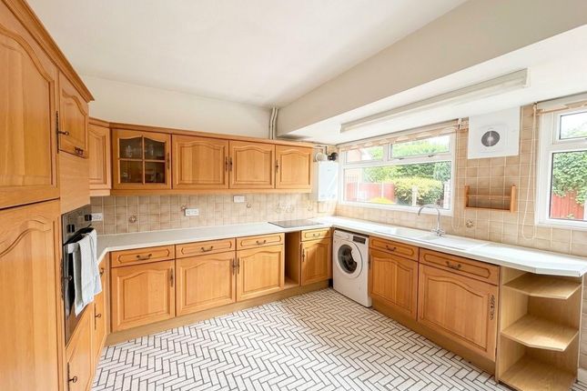 10, Moores Close, Bedford photo 3