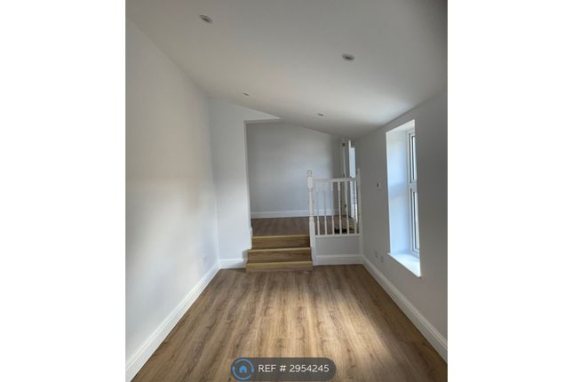Cambridge Grove Road, Kingston Upon Thames photo 4