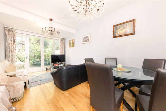 8, Porchester Square Mews, London photo 4