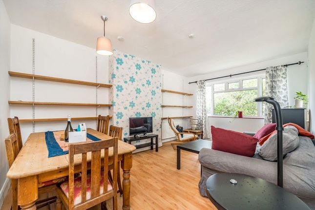 104, Chambers Lane, London photo 2