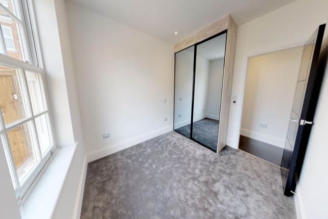 7, Imperial Heights, Chigwell photo 3