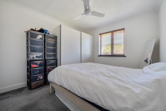Flat 10, Conway Court,, Pinstone Way, Buckinghamshire photo 4