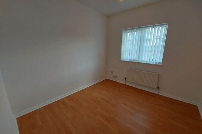 28 Milverton Green, Luton photo 5