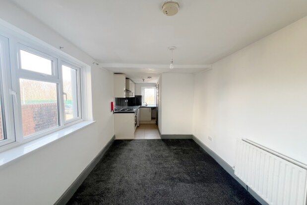 Thumbnail Room to rent in Hunt Street, Swindon