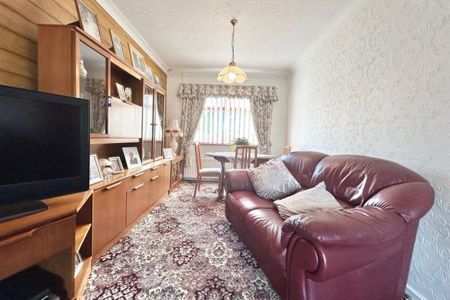 175, Holden Road, Leigh photo 3
