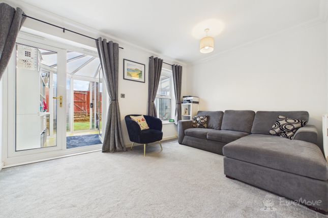 17, Webster Way, Folkestone photo 3