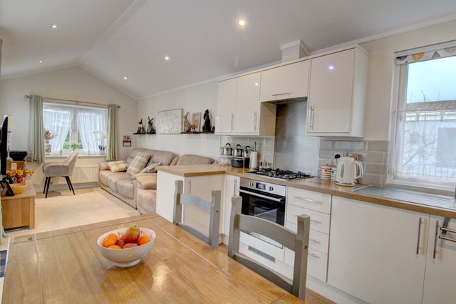 98, Horsham Road, Dorking photo 2