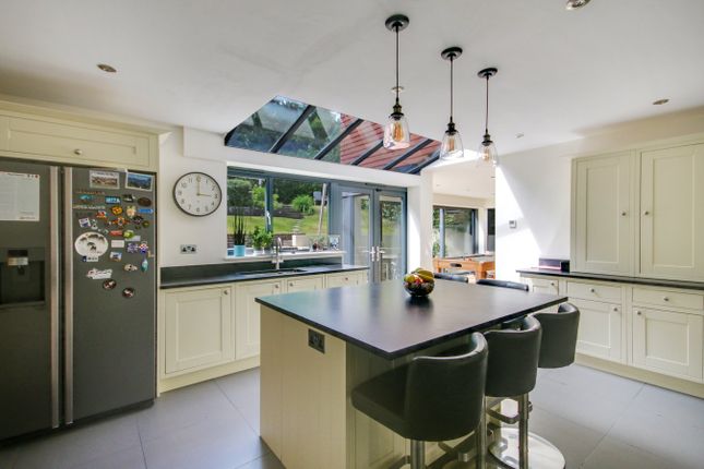 32, Harvest Hill, East Grinstead photo 2