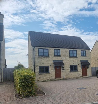 52 Bownham Mead External 2.Jpg
