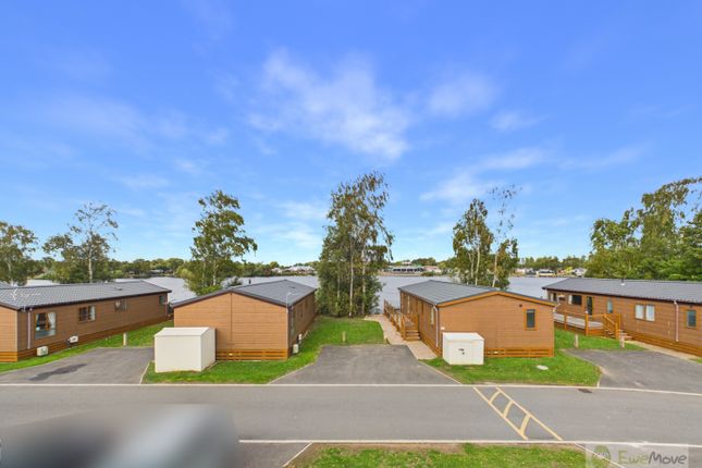32, Misty Bay, Tattershall photo 4
