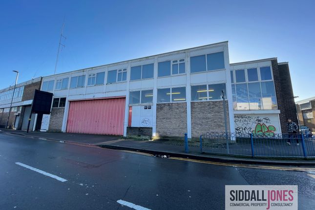 Warehouse to let in Great Lister Street, Birmingham