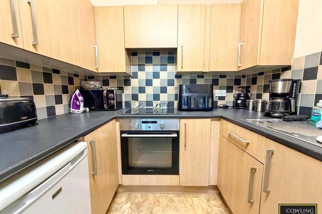 Flat 32, Homeholly House, Church End Lane, Wickford photo 2