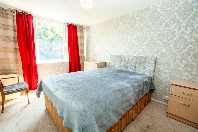 55, Disraeli Close, London photo 3