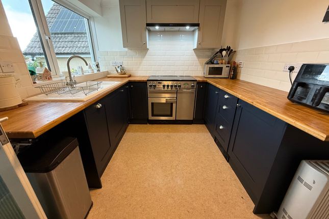 18 Wessex Drive, Sherborne photo 4