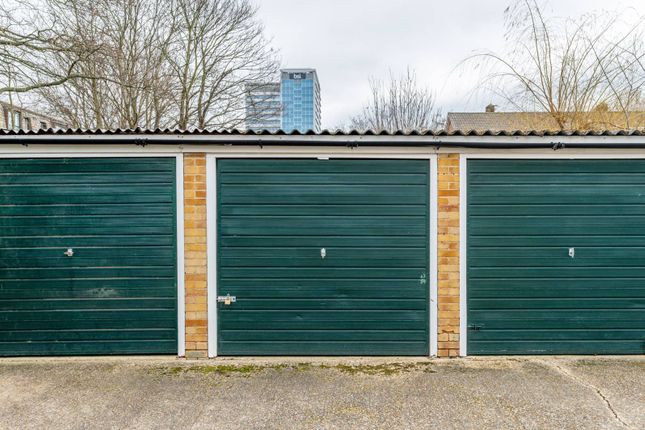 Parking/garage to rent in Cambridge Road North, Chiswick, London